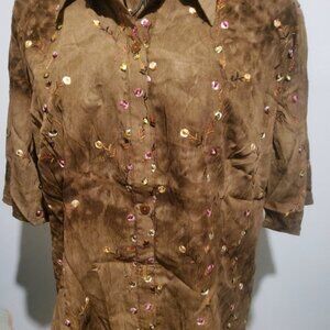 VENUS FASHION  BUTTON UP BLOUSE EMBROIDERED  FLOWERS SIZE  LARGE  NWT